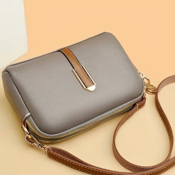 NWOT Elegant Gray Faux Leather Cross body Bag - Picture 2 of 6